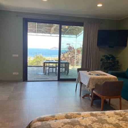 Borgo Dell'uccellaia - Quarzo Marciana Marina (Isola d'Elba)