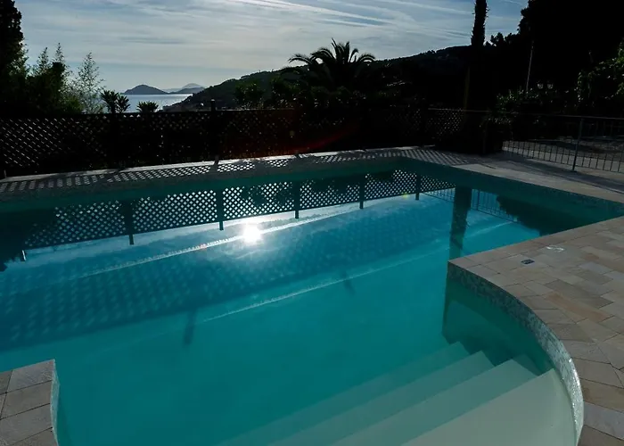 Vakantiehuis Borgo Dell'uccellaia - Quarzo